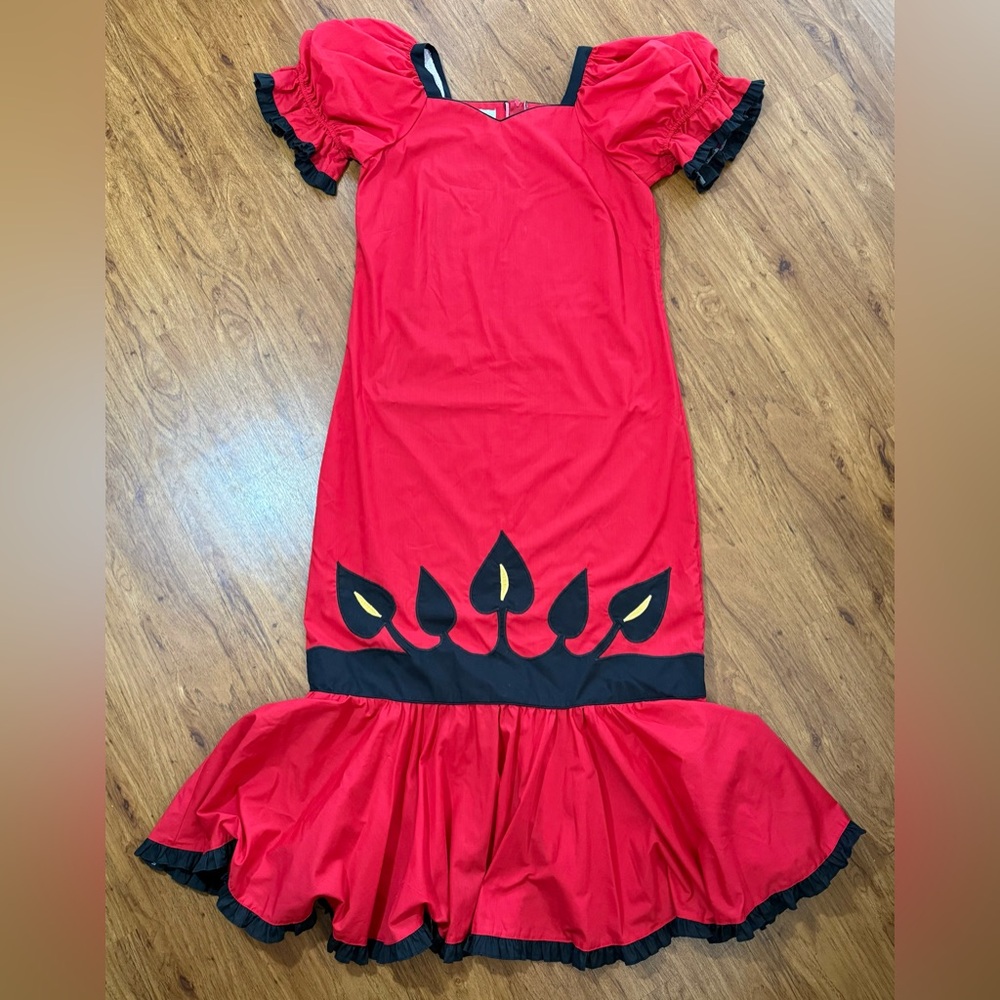 Vintage 80’s T & L Muu Muu Factory dress Hawaiian quilt Red floral RARE Hawai’i